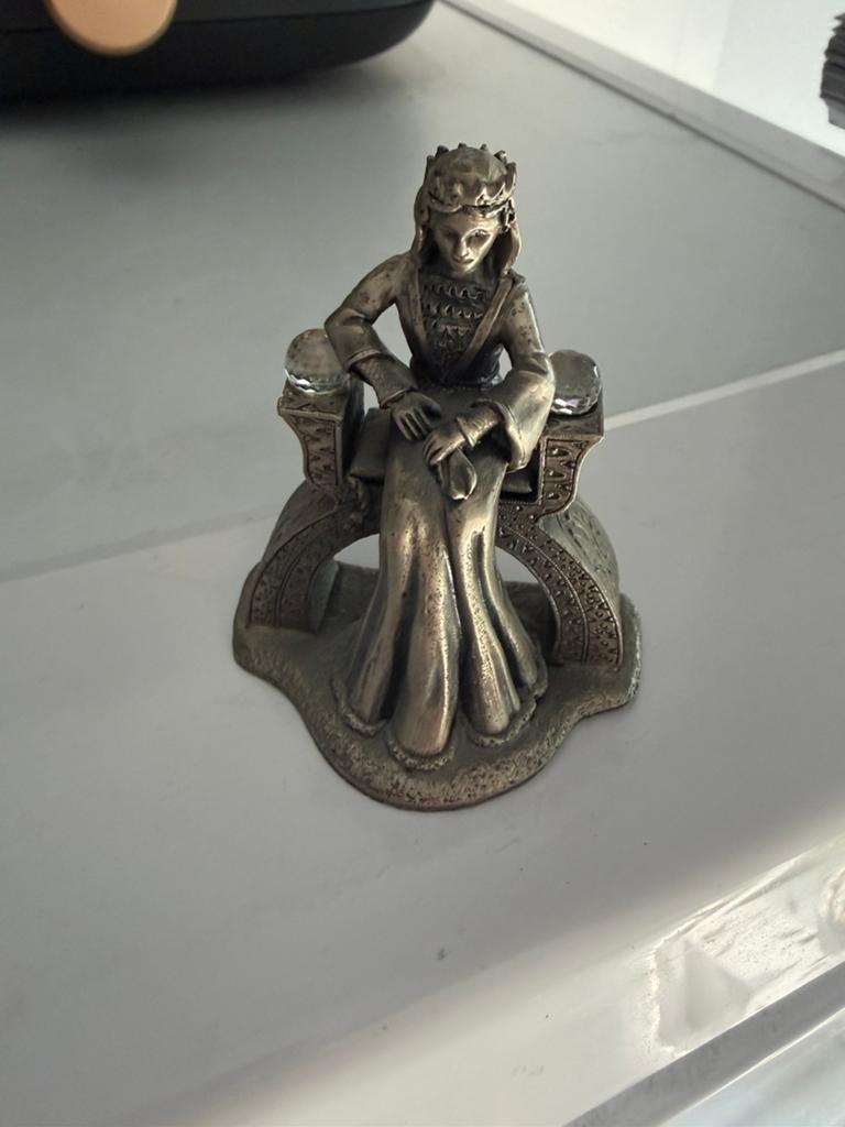 Myth and magic- queen Guinevere, Ophalen of Verzenden, Zo goed als nieuw, Fantasy