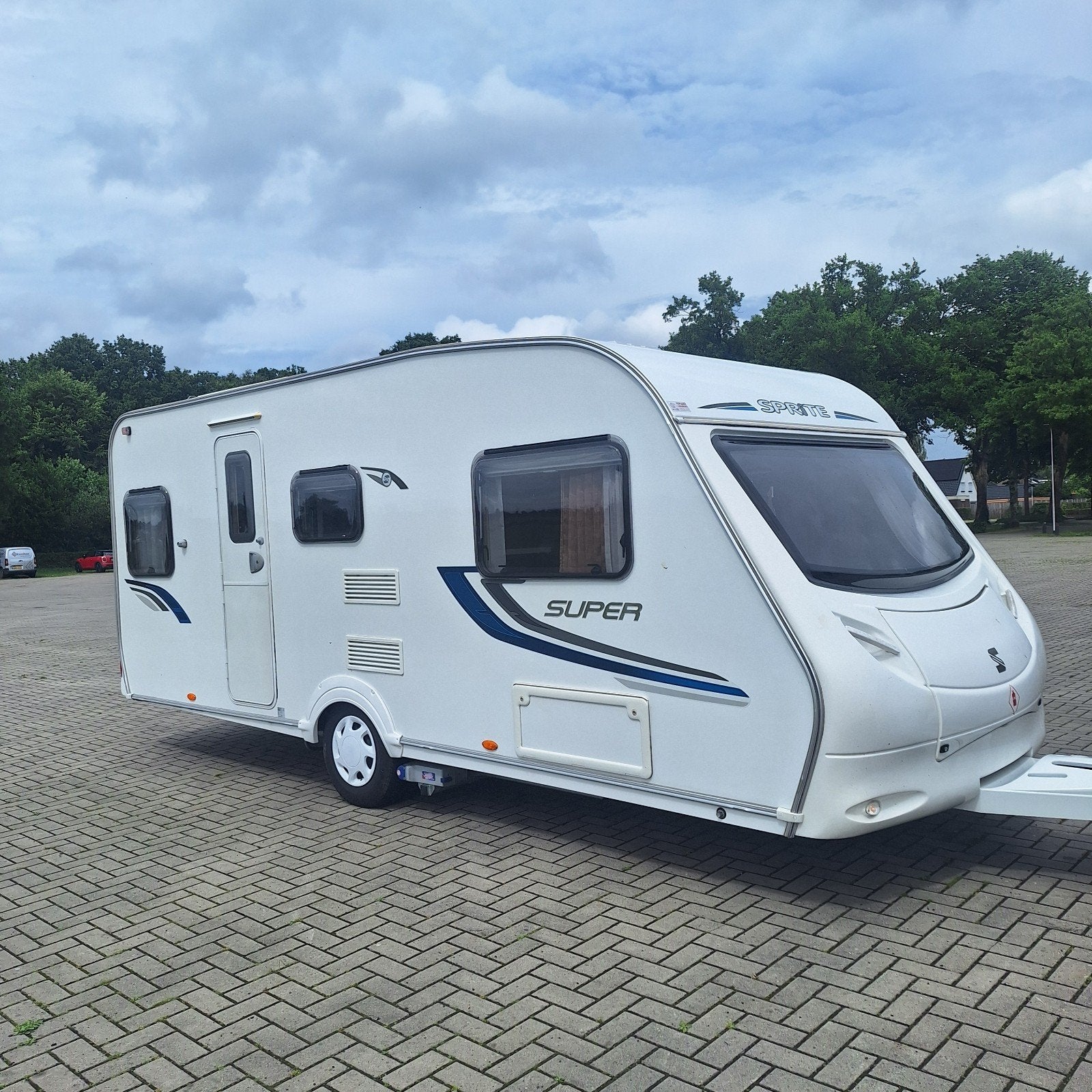 Sprite Super 490, Voortent+luifel+erker, Enkel bedden, Mover, Caravans en Kamperen, Caravans, 2 aparte bedden, Rondzit, Bedrijf