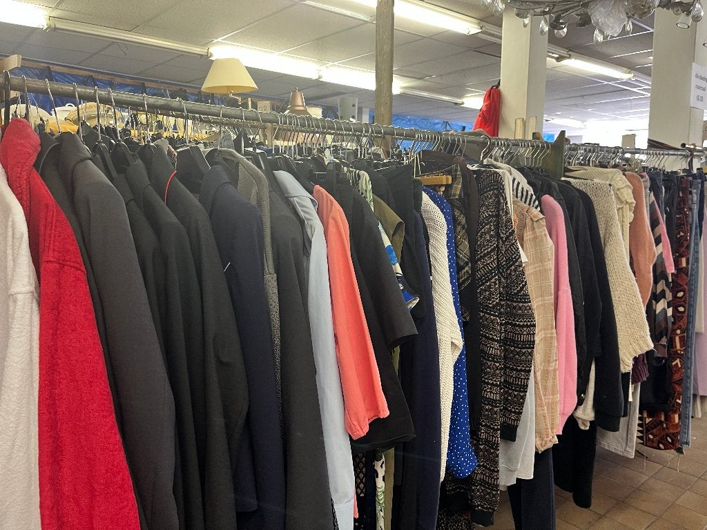 kleding partij, tweedehands. >550stuks dames en heren, Ophalen, Gedragen, Maat 42/44 (L)