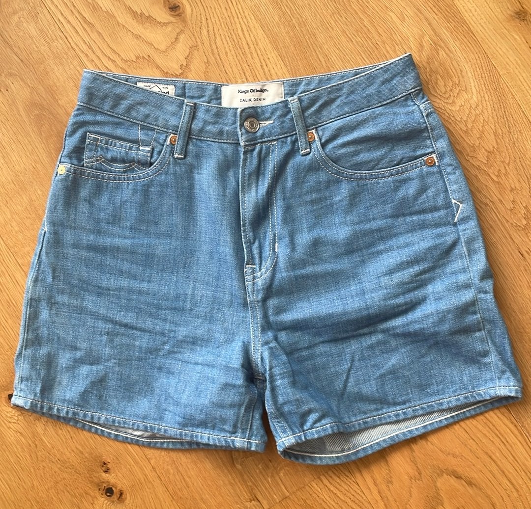 Kings of Indigo jeans short mt 29, Ophalen of Verzenden, Zo goed als nieuw, Blauw, W28 - W29 (confectie 36)