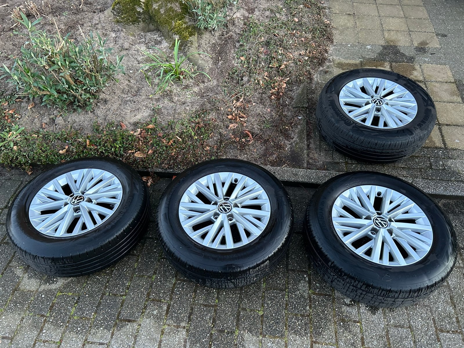 Volkswagen 16 inch velgen met Continental EcoContact 6 bande, Auto-onderdelen, Ophalen, 16 inch, Banden en Velgen, Personenwagen