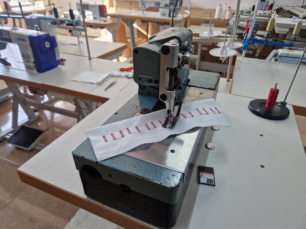 Juki knoopgaten machine gebuikt 2, Gebruikt, Industrieel, Toebehoren, Ophalen