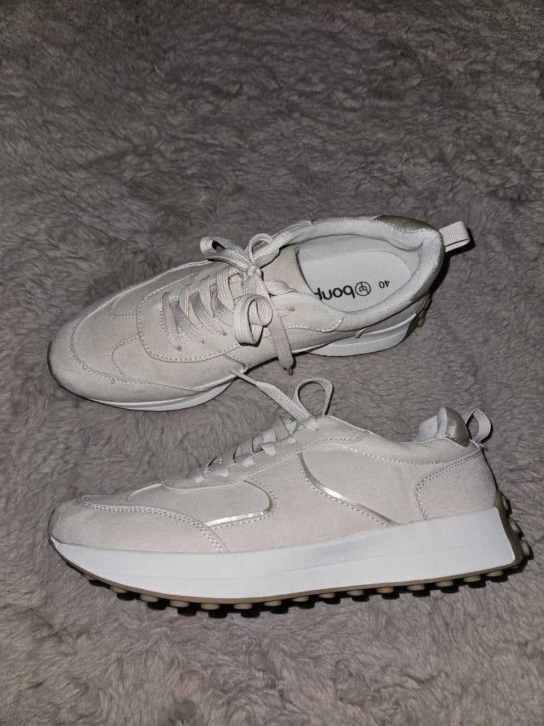 KOOPJE!! Leuke beige sneakers van BONPRIX maat 40!!, Bonprix, Beige, Ophalen of Verzenden, Sneakers of Gympen