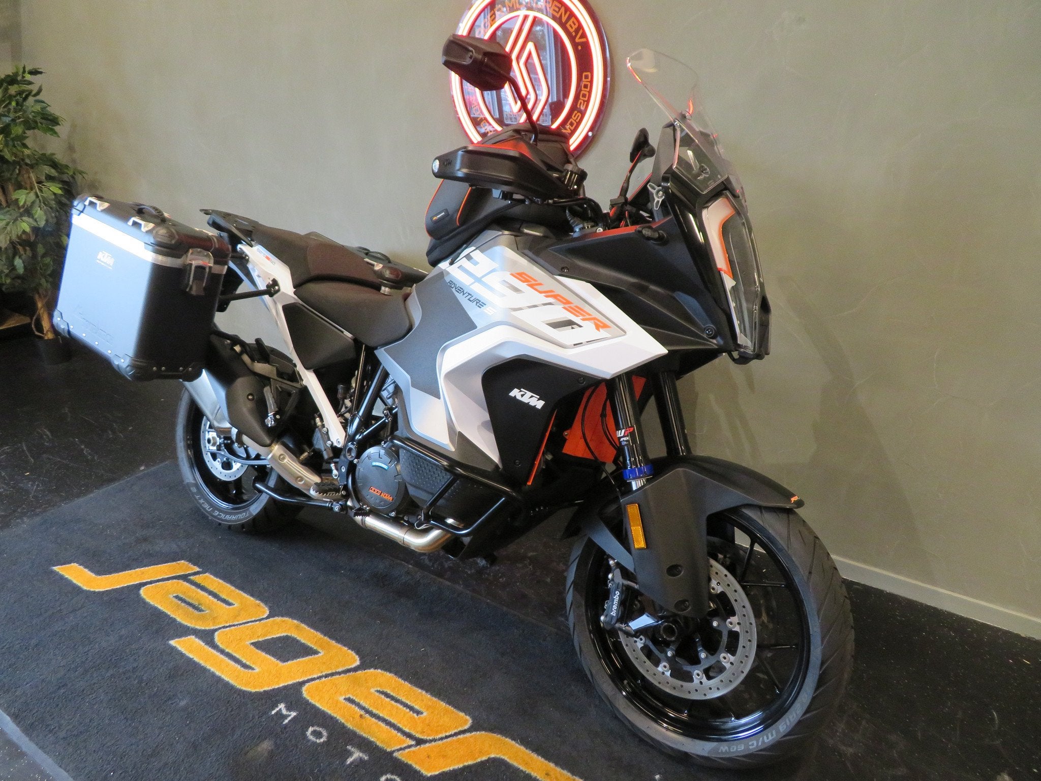 KTM 1290 SUPER ADVENTURE S NIEUWSTAAT! (bj 2023), Toermotor, 1290 cc, Gebruikt, Bedrijf