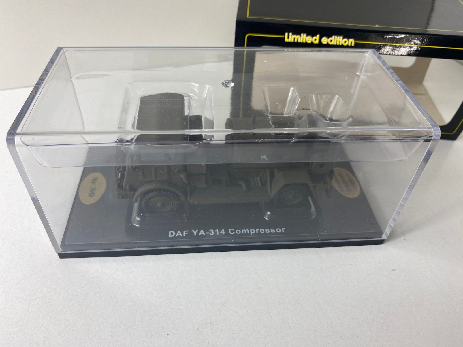 1:50 DAF YA. 314 “compressor” militairy NL-new in OVP, Hobby en Vrije tijd, Ophalen of Verzenden, Nieuw, Bus of Vrachtwagen, Overige merken