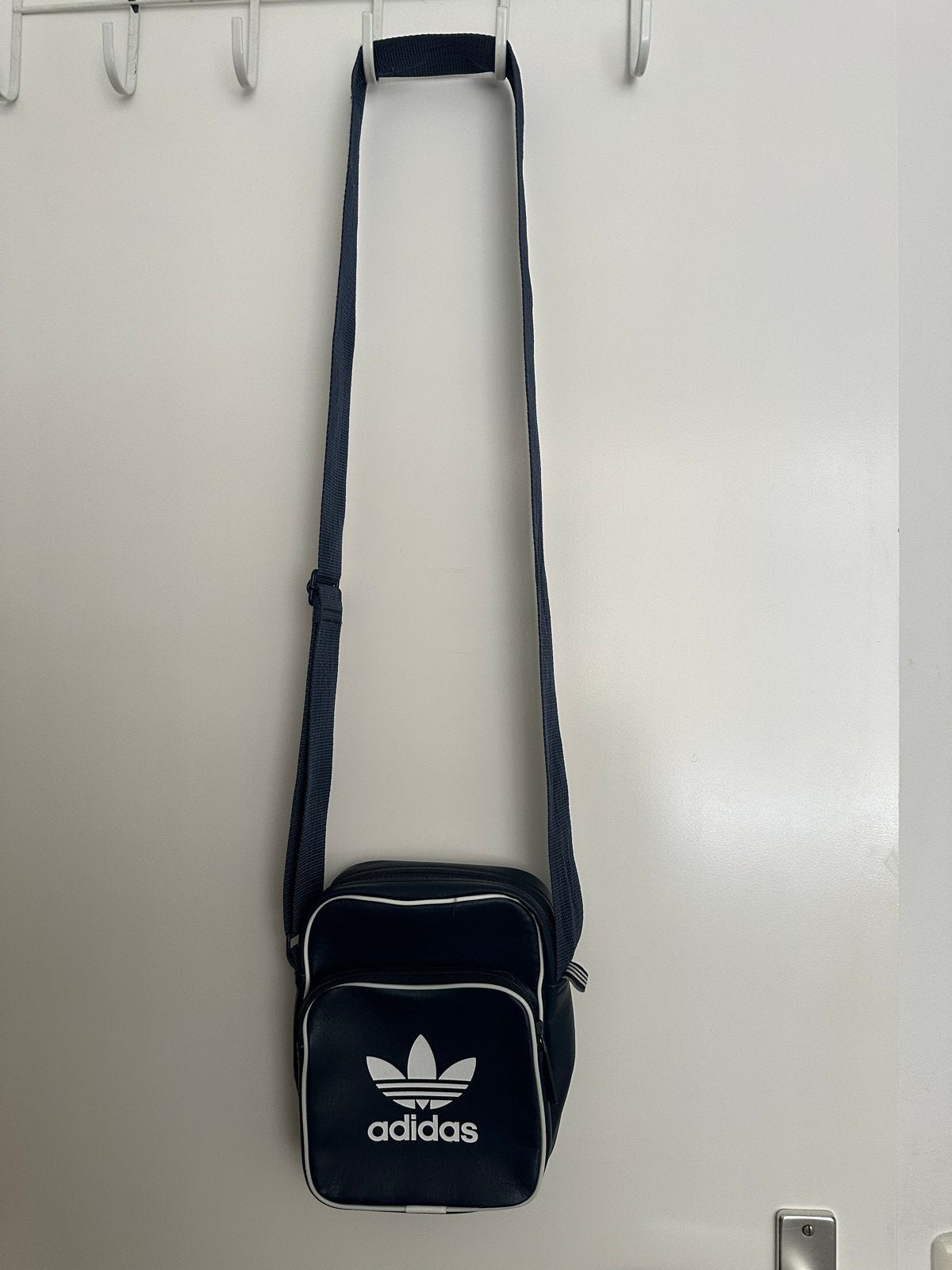 Adidas zijtas/heuptas donkerblauw, Ophalen of Verzenden, Zo goed als nieuw, Blauw, Overige merken