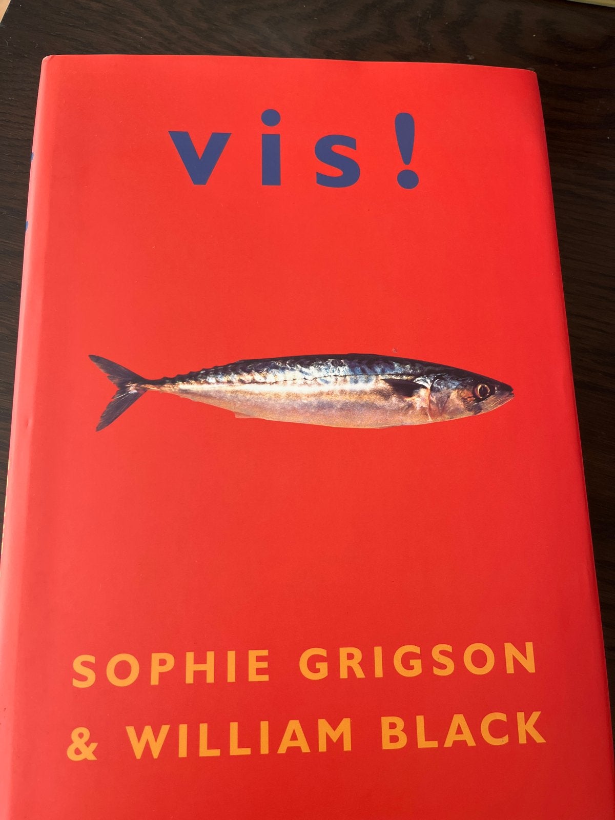 Vis! Kookboek door Sophie Grigson & William Black, Hoofdgerechten, Ophalen of Verzenden, Zo goed als nieuw, Gezond koken