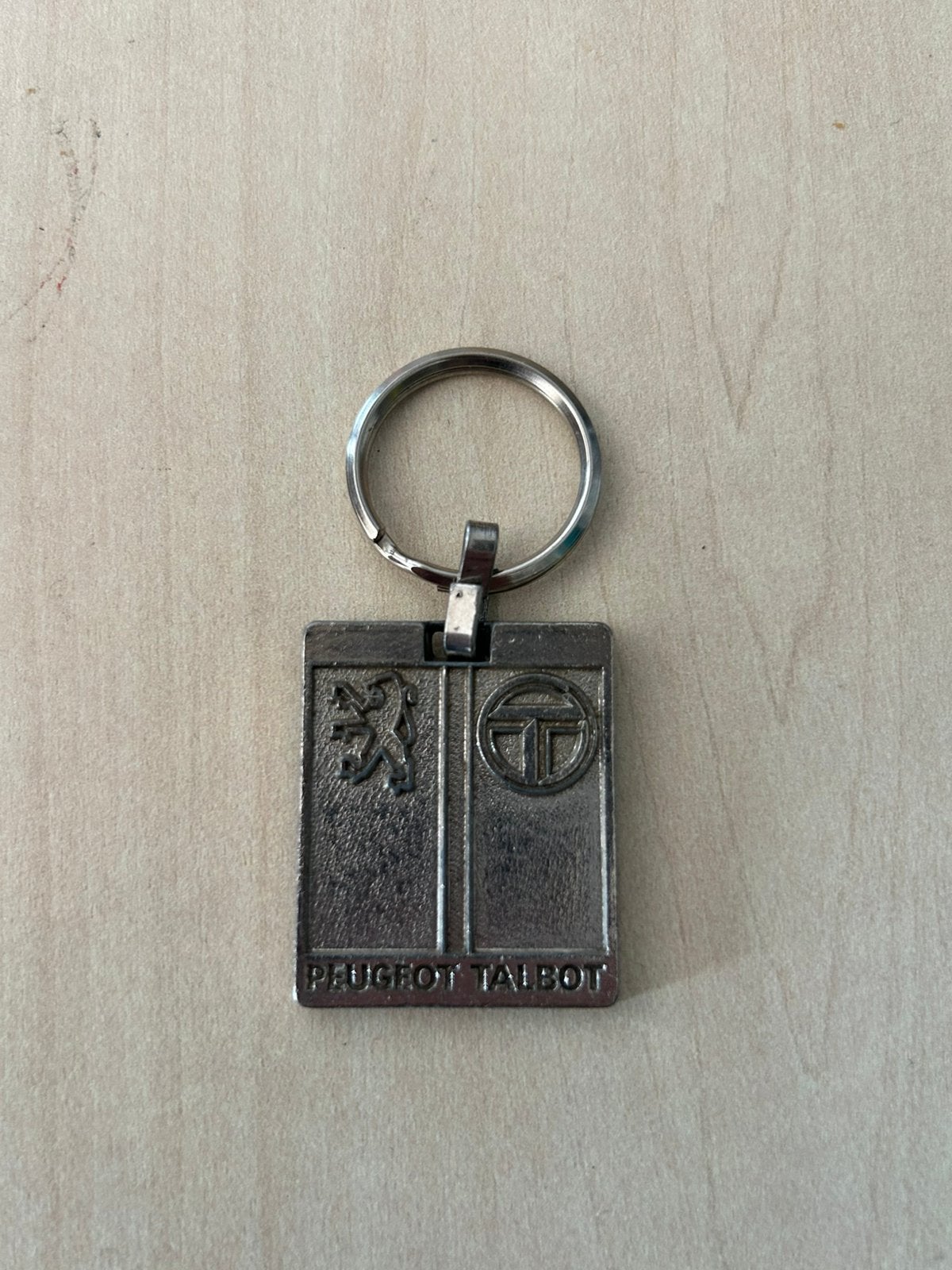 Vintage Peugot Talbot Sleutel hanger, Ophalen, Zo goed als nieuw, Merk