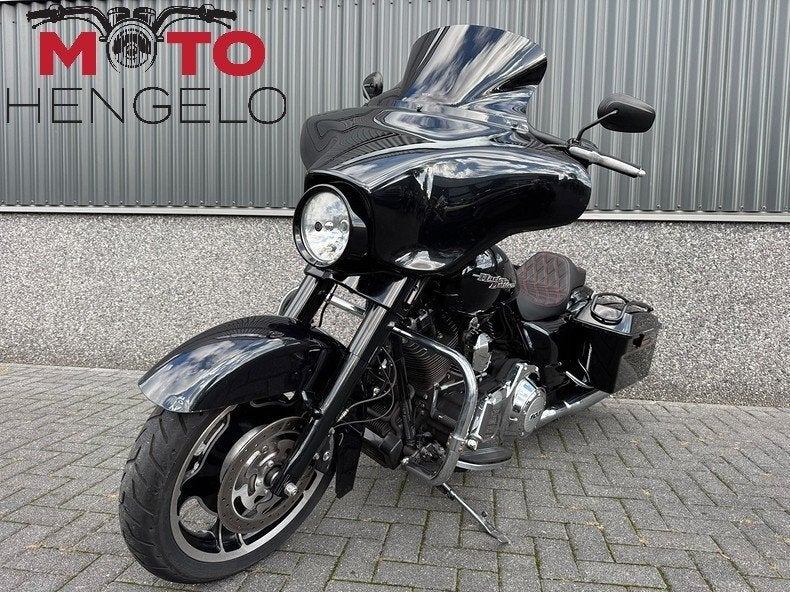 Harley-Davidson FLHX STREET GLIDE (bj 2013), Motoren, Chopper, INFO@harley-davidson.com, Gebruikt, Bedrijf