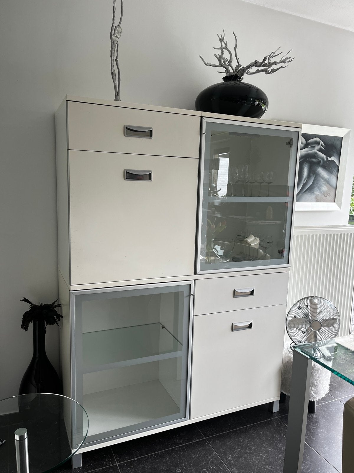 Kast woonkamer, Ophalen, 100 tot 150 cm, Glas, Zo goed als nieuw