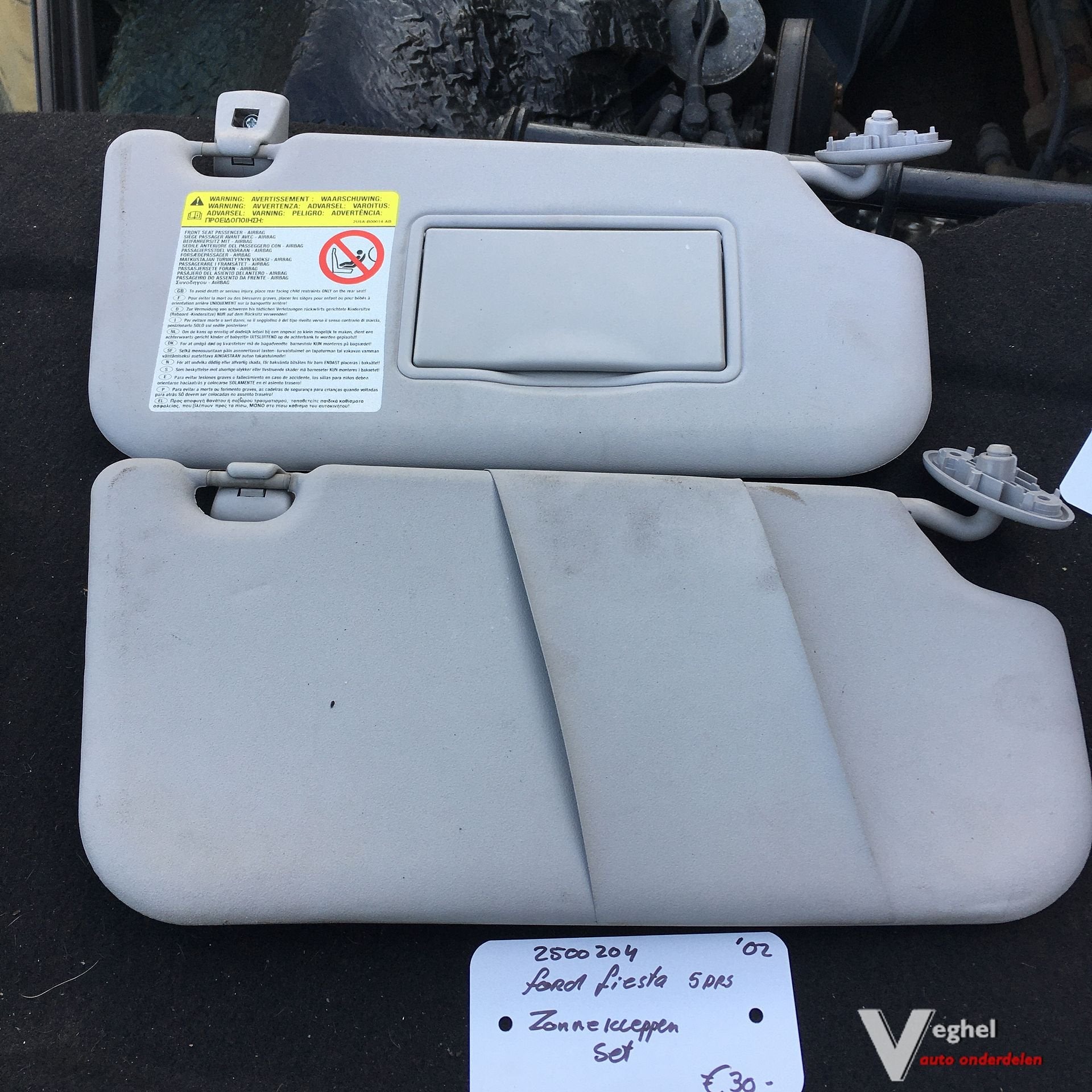 Ford Fiesta 1.4 16v 5drs  2002 2500204   Zonnekleppen set