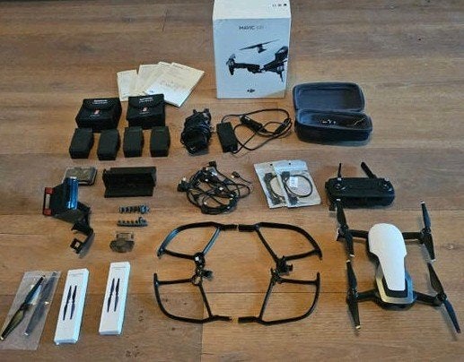 DJI Mavic Air Fly More Combo (4K Drone) – In Topstaat, 250 tot 900 gram, Cameradrone, Zo goed als nieuw, DJI