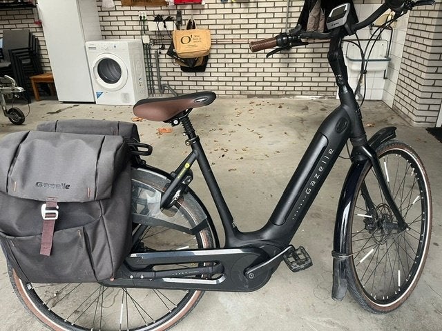 Gazelle Grenoble C8 eBike - Bosch Active Line, Ophalen, 53 tot 56 cm, (Extra) lage instap, Zo goed als nieuw