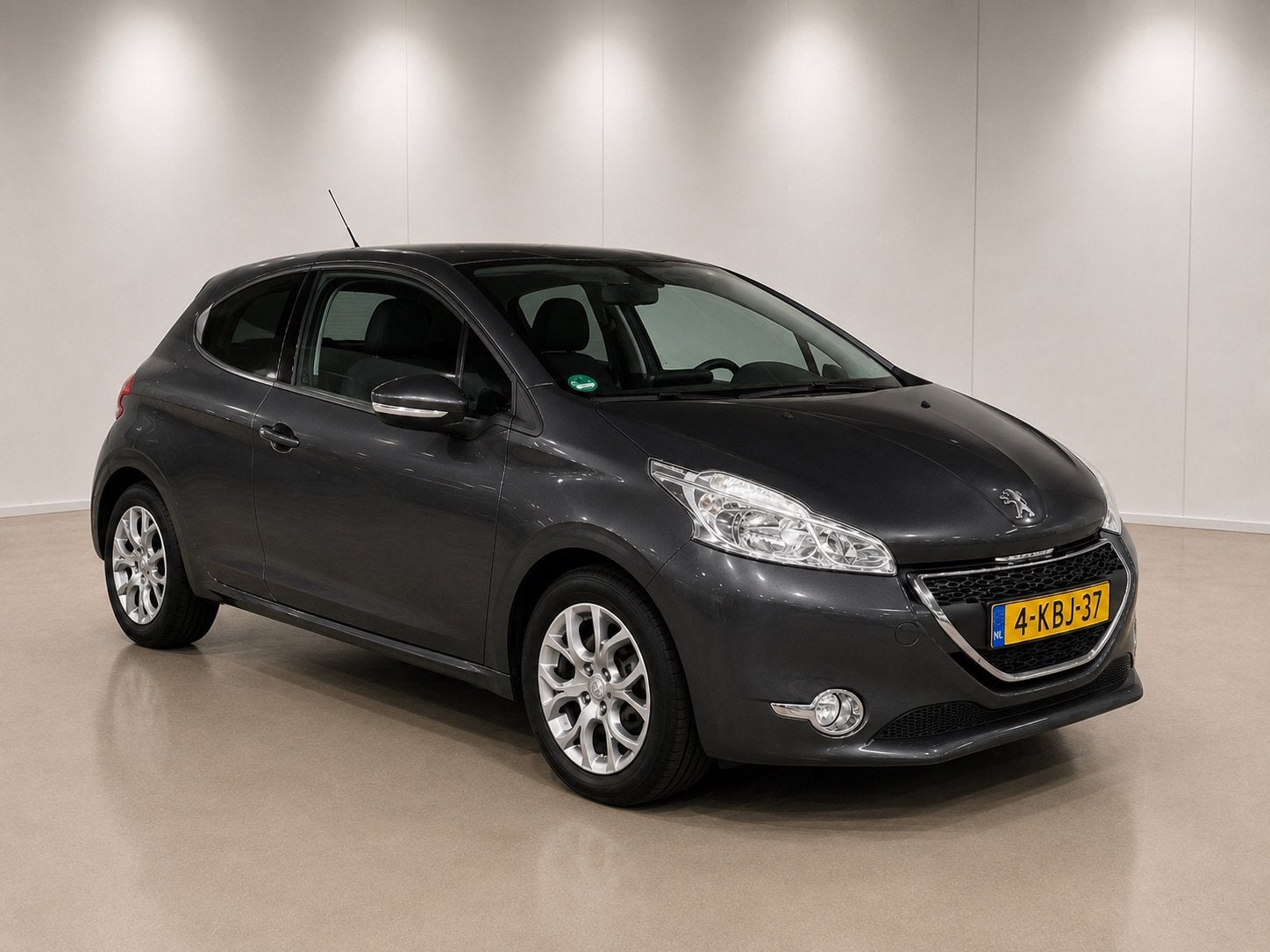 Peugeot 208 1.2 VTi Active 2013 Airco Cruise Control CarPlay, Voorwielaandrijving, Stof, Origineel Nederlands, Handgeschakeld