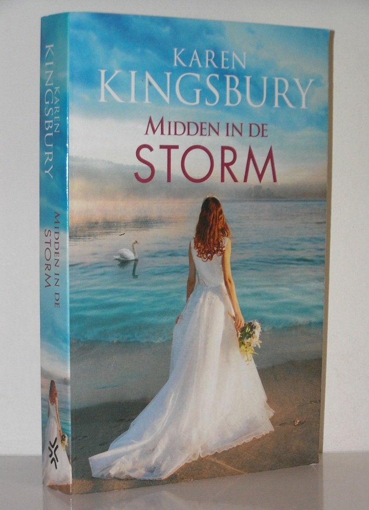 Karen Kingsbury - Midden in de storm (christelijke roman), Ophalen of Verzenden, Zo goed als nieuw