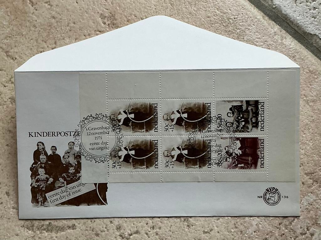 Pracht Onbeschreven FDC 136a velletje Kinderzegels uit 1974, Ophalen of Verzenden, Onbeschreven, Nederland