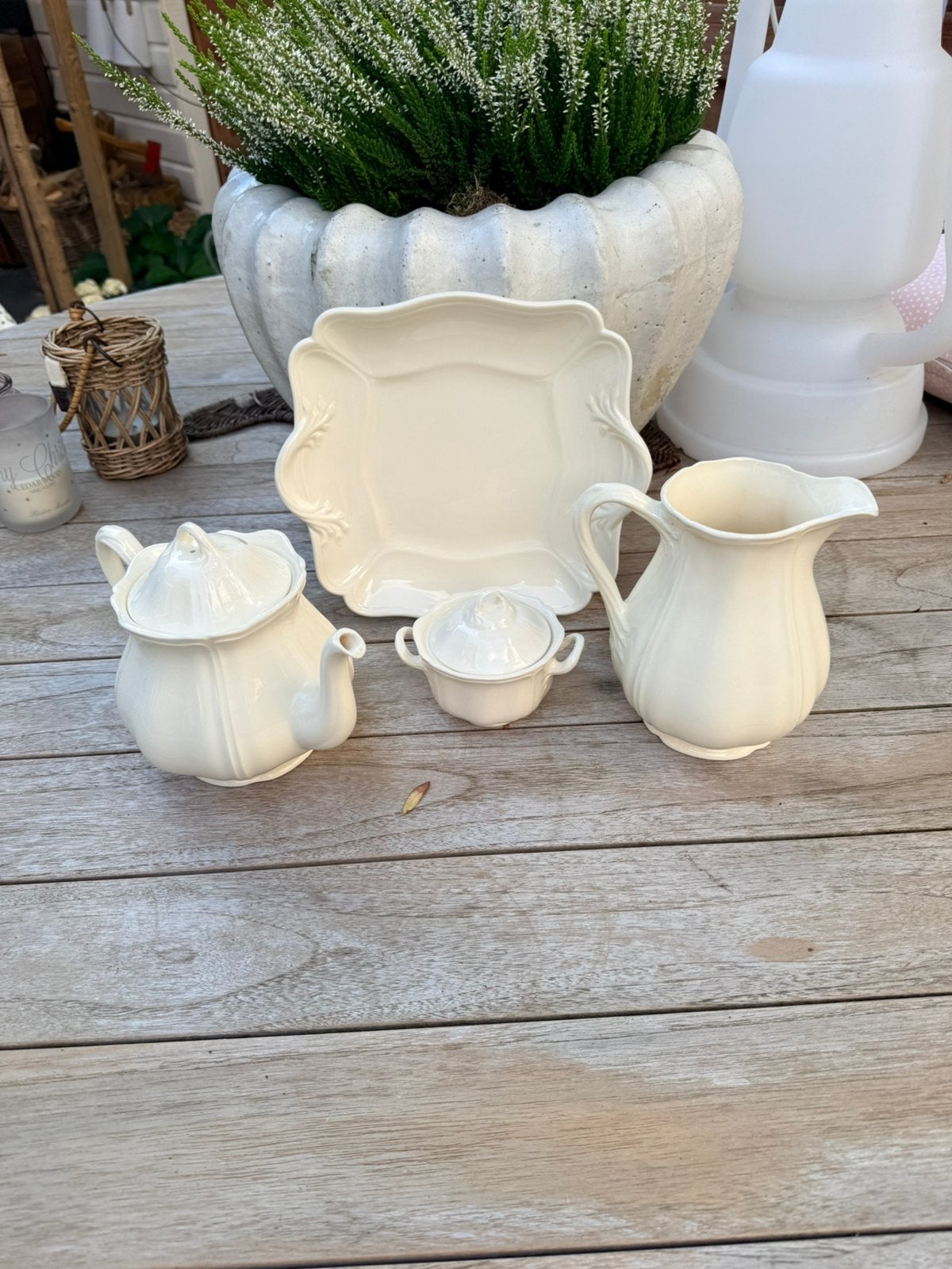 Wedgewood Queenshapeservies set izgst porselein, Ophalen