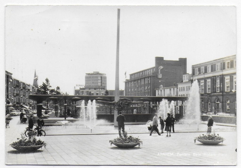 Arnhem Fontein Gelopen Ansichtkaart ( B4266 ), Ophalen of Verzenden, 1980 tot heden, Gelopen, Gelderland