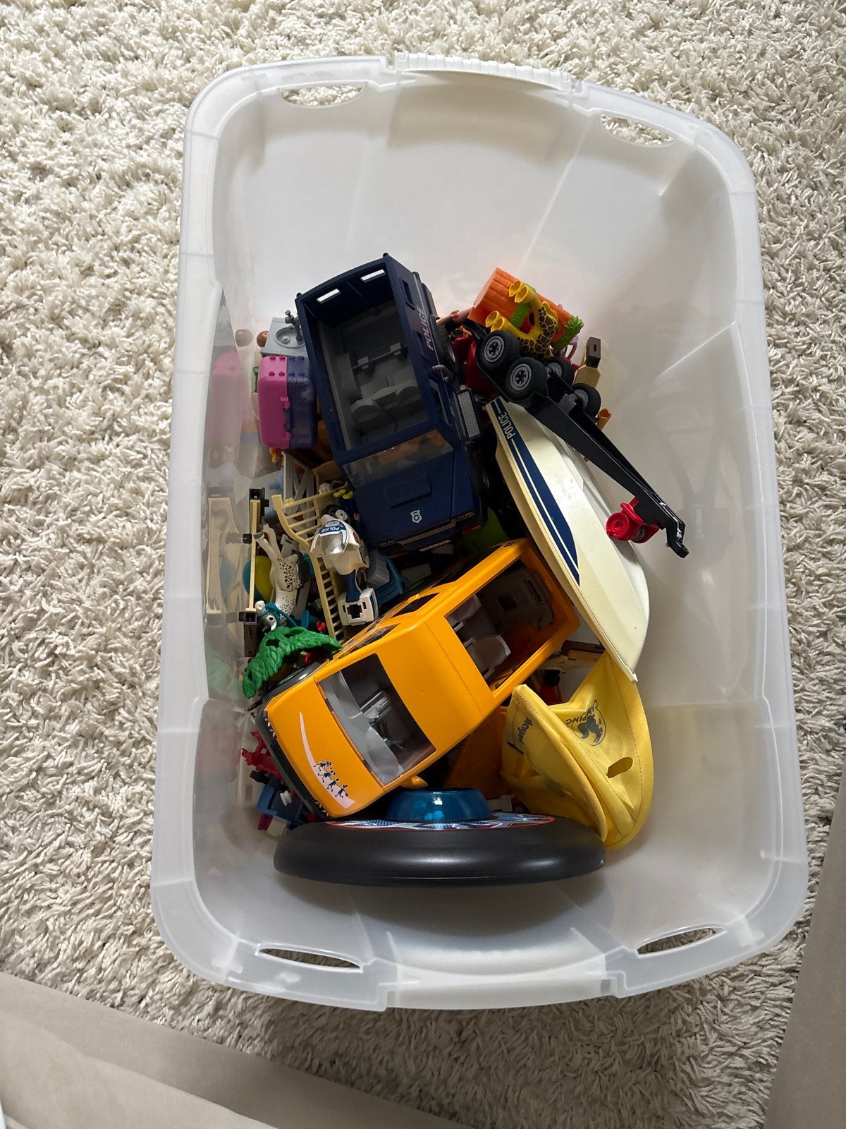 Playmobil poppetjes, spulletjes, 2 auto's en 1 boot, Kinderen en Baby's, Speelgoed | Playmobil, Ophalen, Gebruikt, Losse onderdelen