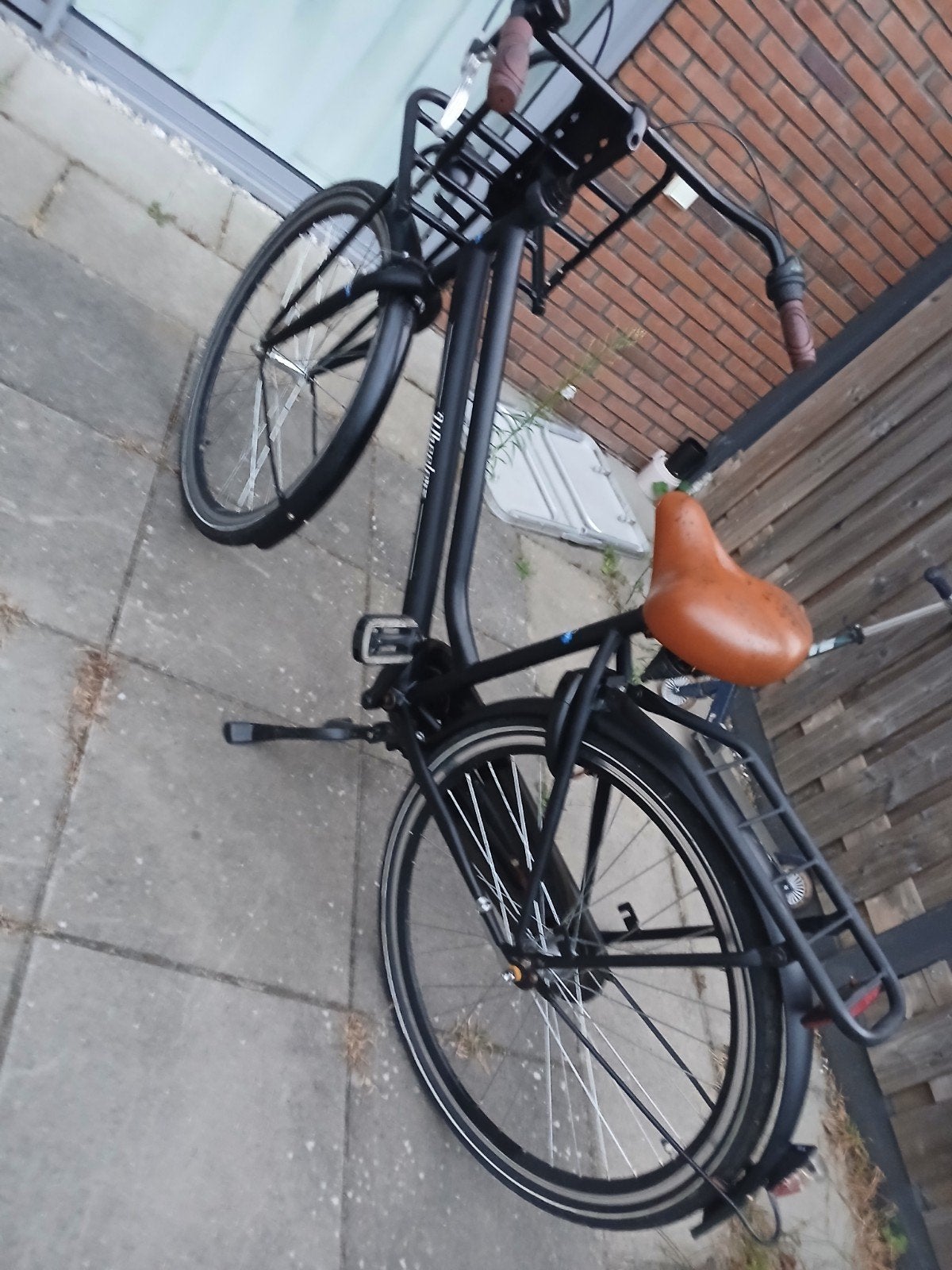 Zwarte fiets met Versnellingen en lichten, Fietsen en Brommers, Fietsen | Dames | Damesfietsen, Velgrem, Versnellingen, Ophalen