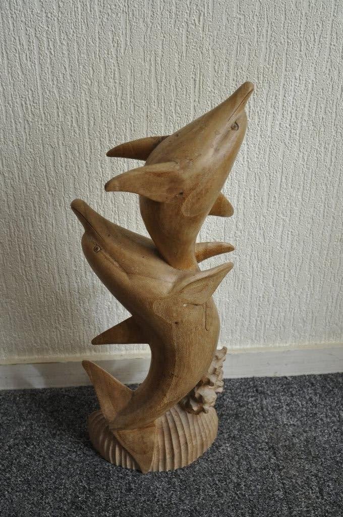 Staand Houtsnijwerk dolfijnen €20, Houtsnijwerk, Ophalen of Verzenden, 20 - 50 cm, Zeeleven