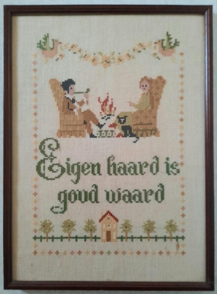 Zeer mooi merklap/gezegde in mahonie houten lijstje, Antiek en Kunst, Antiek | Kleden en Textiel, Ophalen of Verzenden
