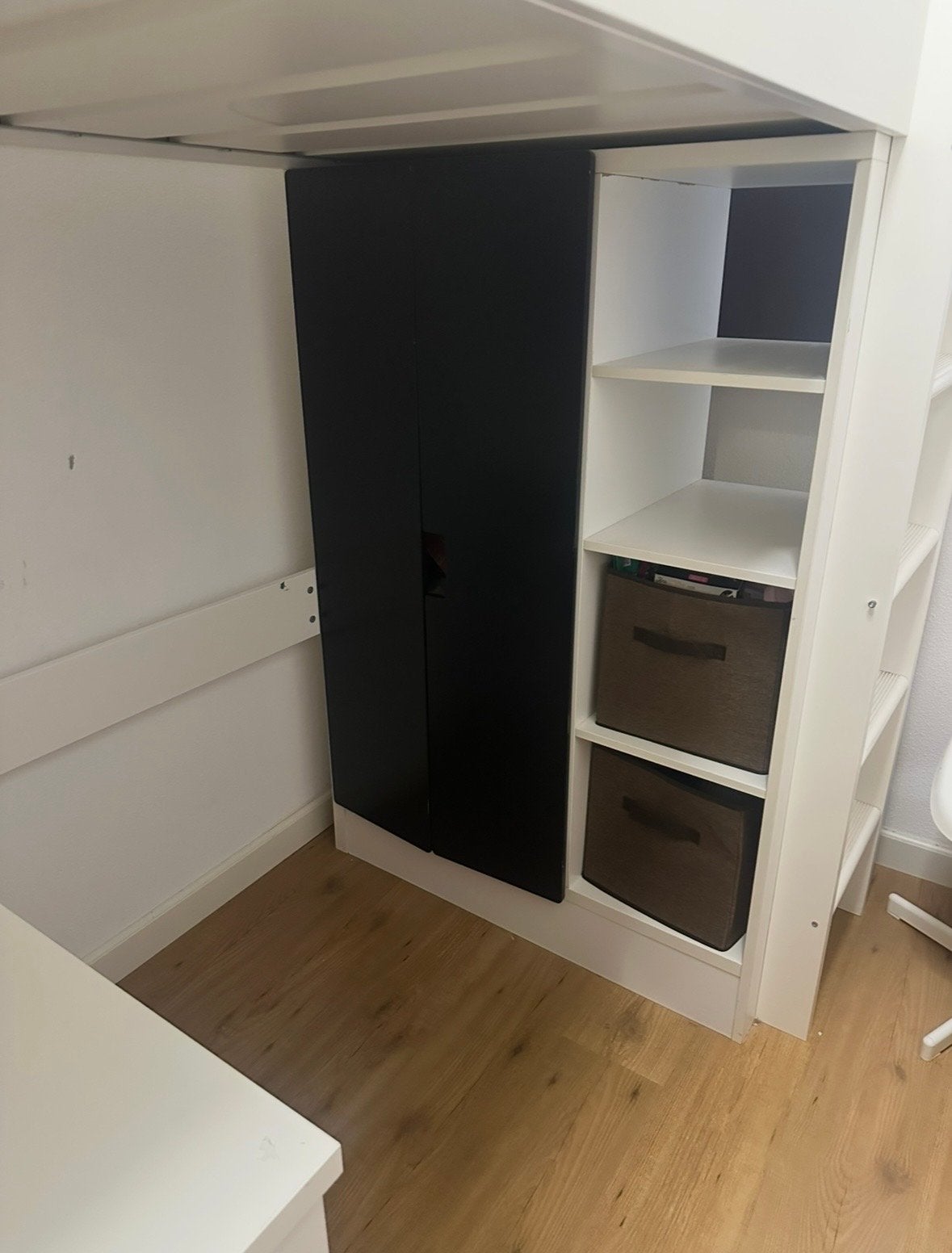 Hoogslaper met bureau en kast - Wit/Zwart, Ophalen, 85 tot 100 cm, Gebruikt, Hoogslaper of Stapelbed
