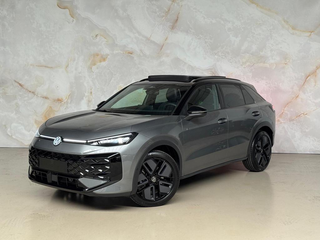 Volkswagen T-Roc 1.5 eTsi R-Line / Nieuw / Pano / Blackpack, 1374 kg, Stof, Euro 6, 4 cilinders