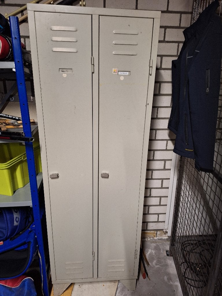 Te koop dubbele metalen opbergkast, Ophalen, Gebruikt, Metaal