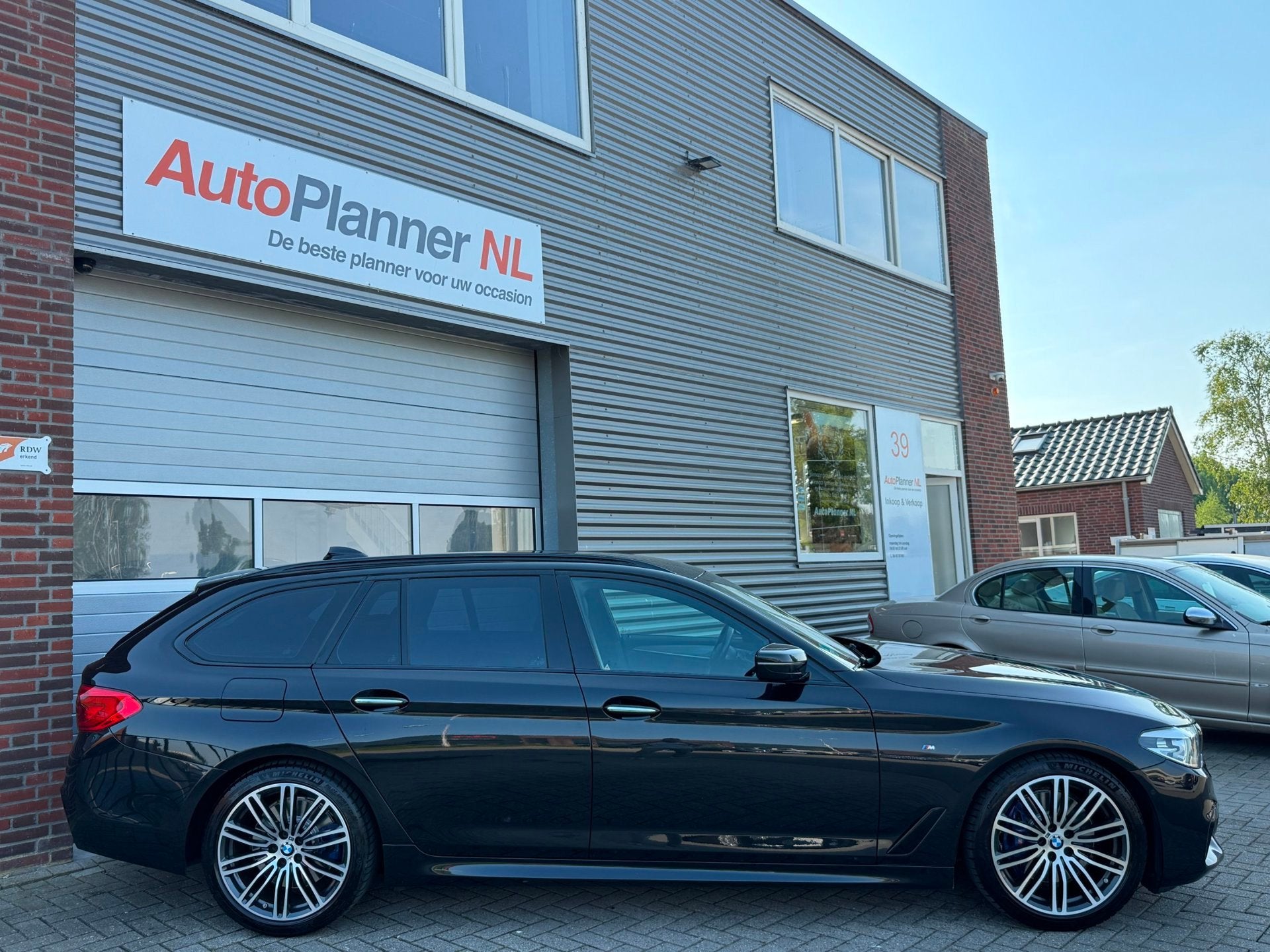 BMW 5-serie Touring 530d Executive M Sport! Cruise! H/K! Nav, Auto's, Automaat, Achterwielaandrijving, Gebruikt, 2000 kg