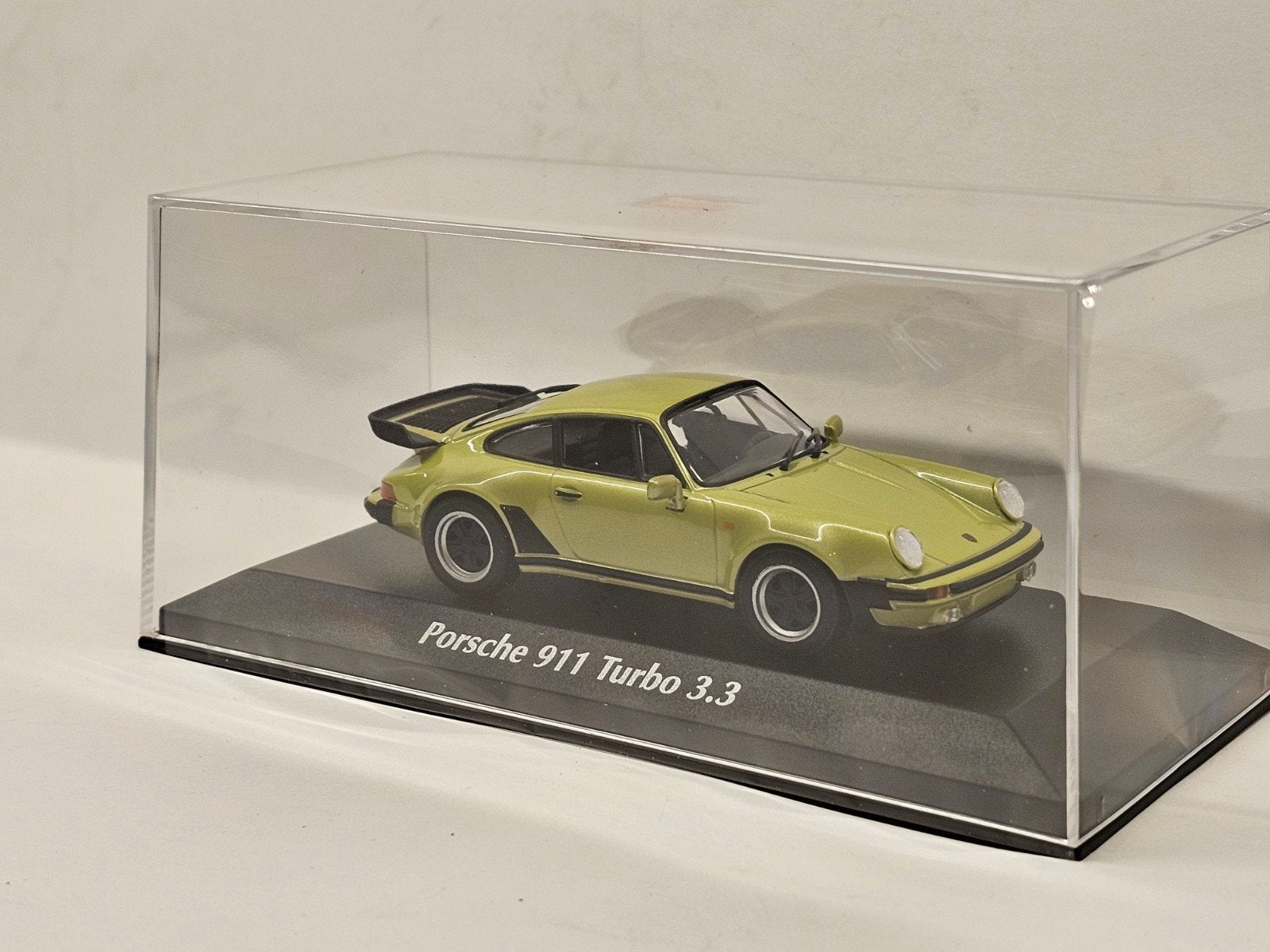 Maxichamps Porsche 911 930 Turbo 3.3 1:43, Hobby en Vrije tijd, Modelauto's | 1:43, Auto, Nieuw, Ophalen of Verzenden, MiniChamps