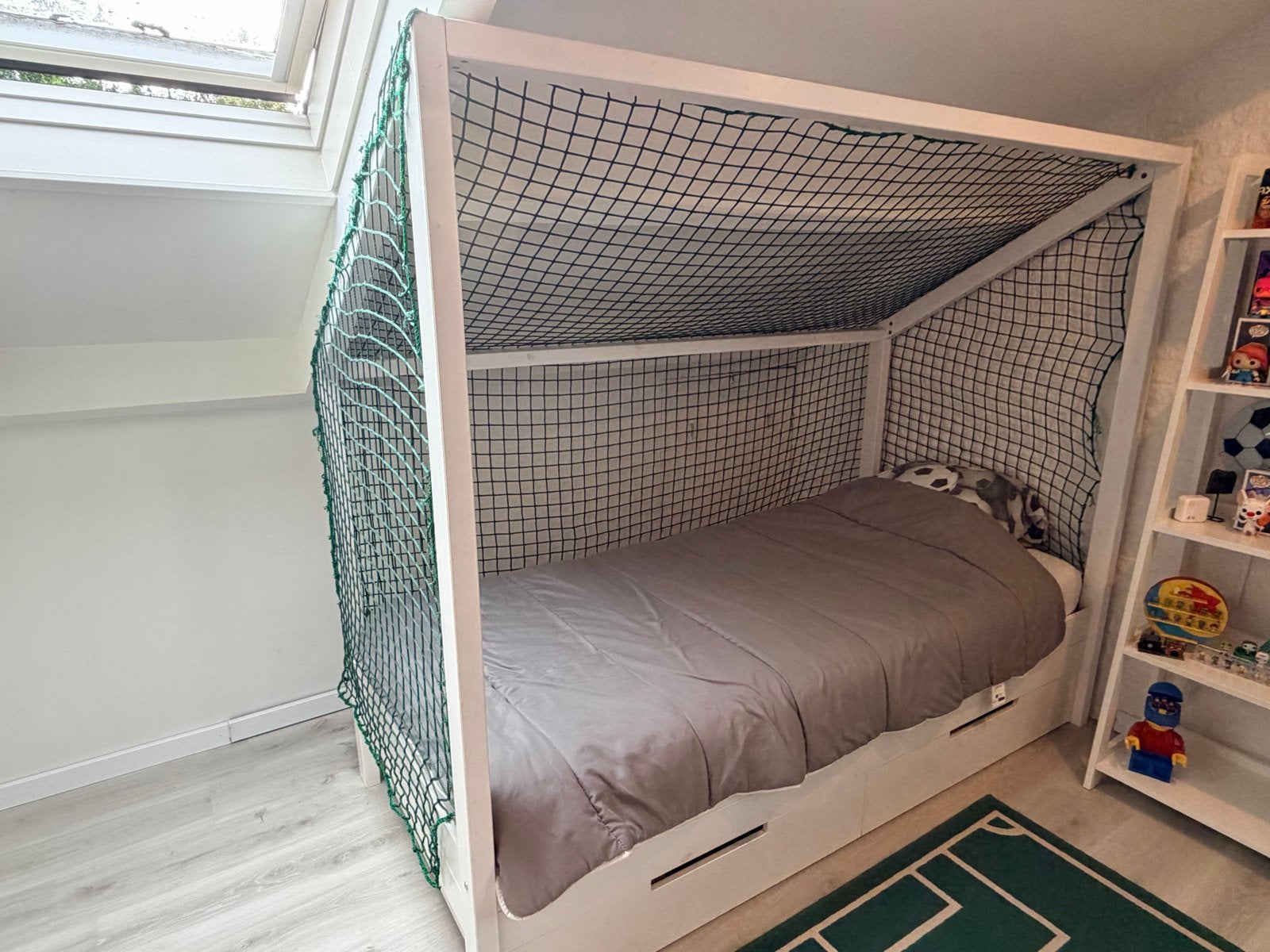 Voetbalbed met opberglades (voetbalkamer), kleed, bureau, Ophalen, 90 cm, Eenpersoons, Wit