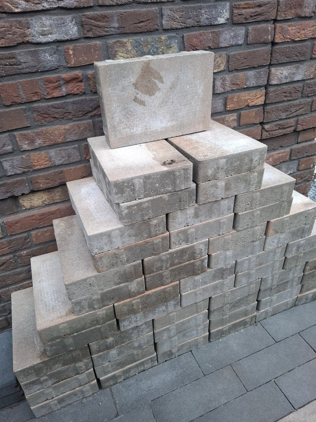 Gebruikte betontegels en opsluitbanden, Ophalen, 60 cm of meer, Keramiek, 10 m² of meer