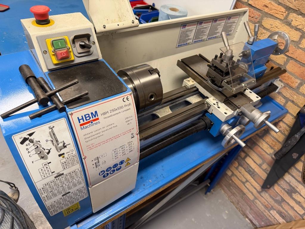 HBM Metaal draaibank 550 x 250 mm, Ophalen, Zo goed als nieuw, Metaaldraaibank, 500 tot 1000 mm