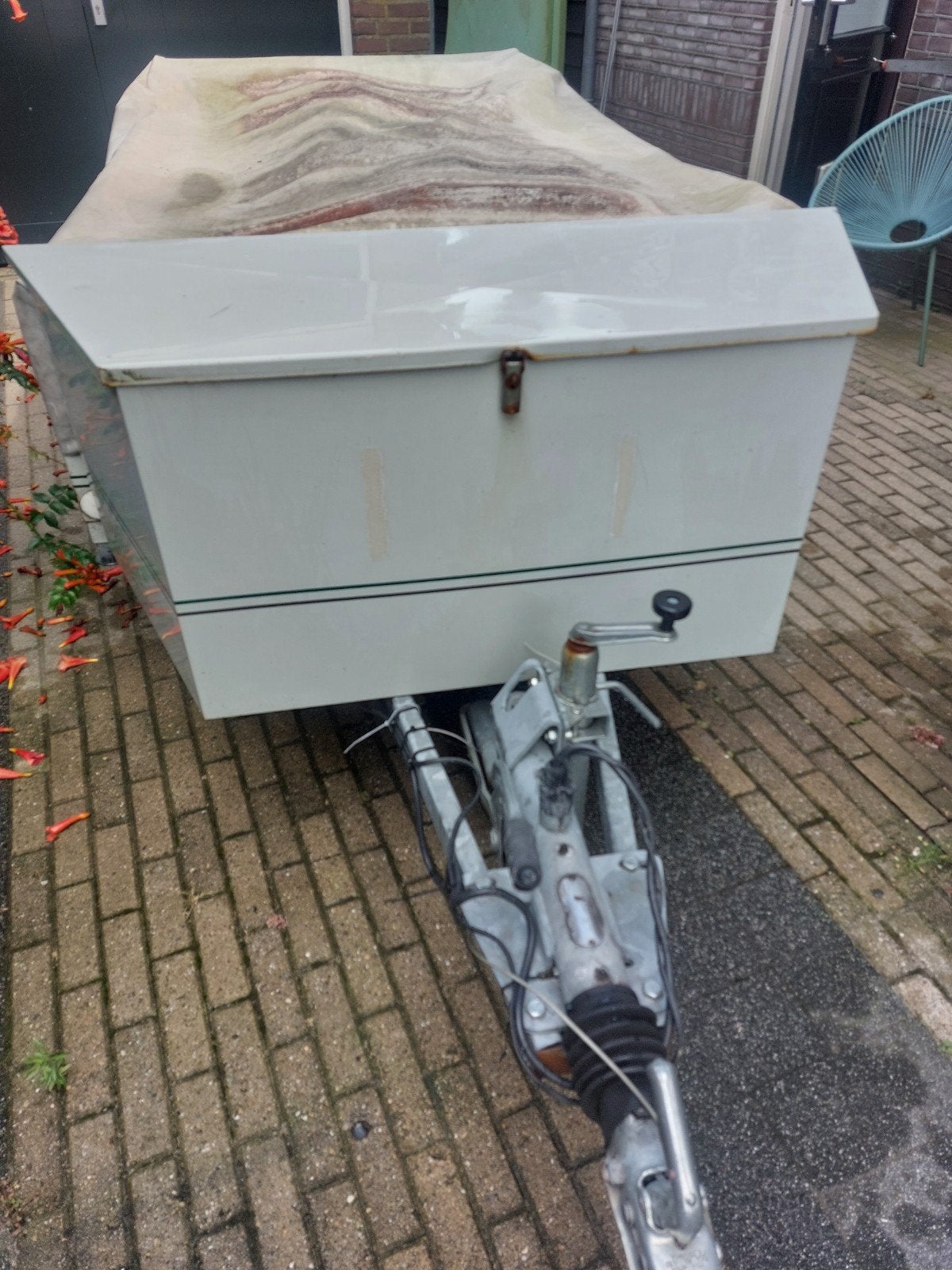grote metalen disselbak met 12 volt aansluiting, Ophalen, Gebruikt