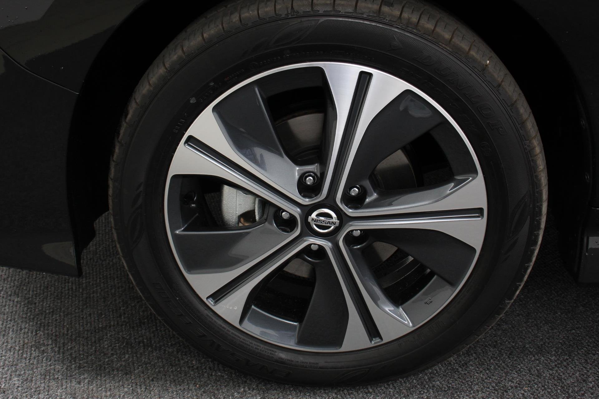 Nissan LEAF N-Connecta 40 kWh Navigatie Bluetooth Cruise Con, Auto's, Nissan, Stof, Gebruikt, Origineel Nederlands, 270 km