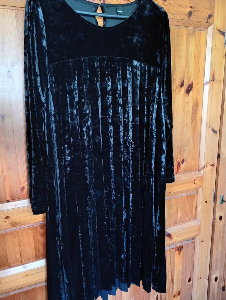 Yoek tuniek , zwart velours plisse maat xl, Ophalen of Verzenden, Zo goed als nieuw, Zwart, Blouse of Tuniek