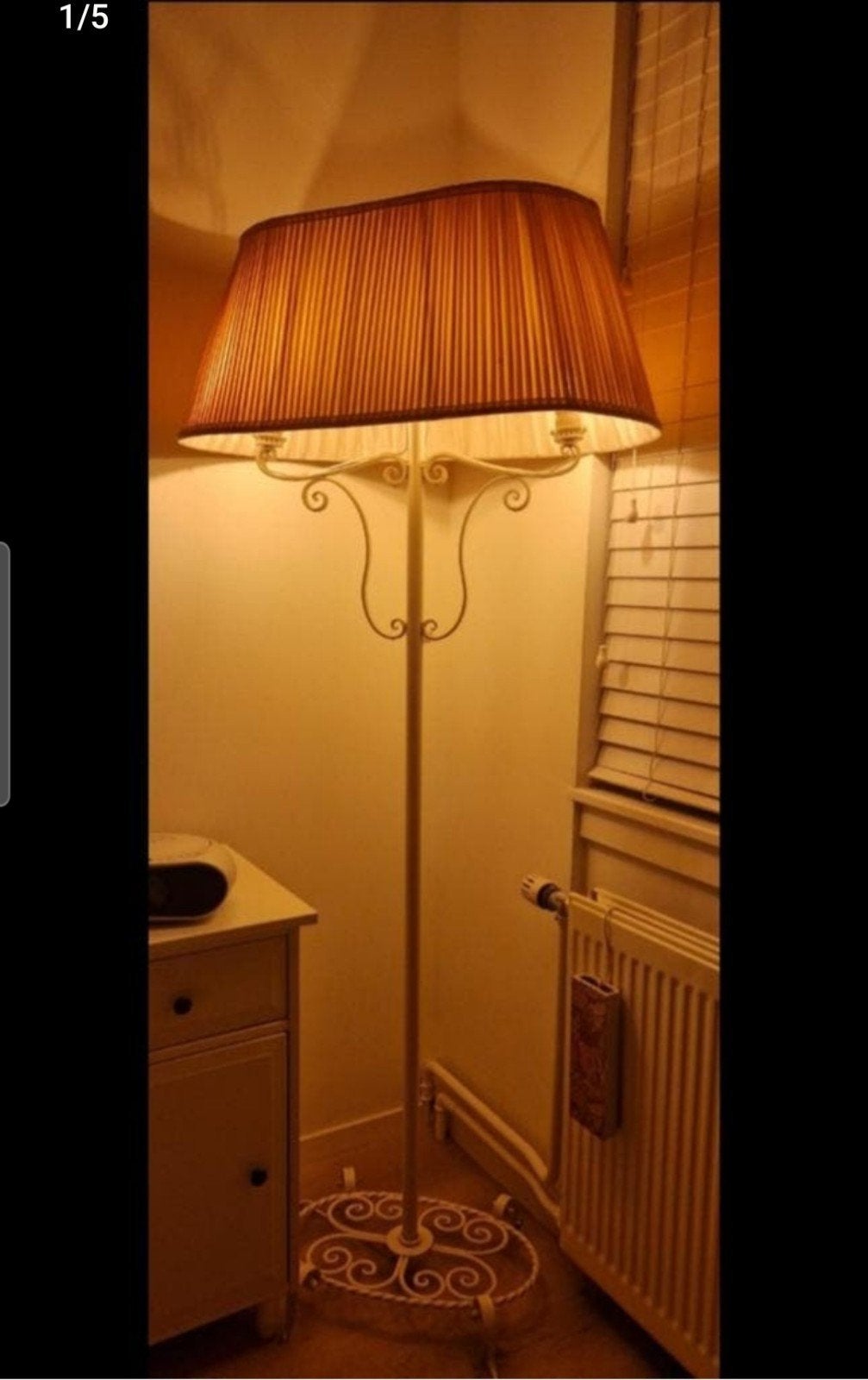 Klassieke vloerlamp met plissé creme kleurige lampenkap, Ophalen, Gebruikt, Metaal, 150 tot 200 cm