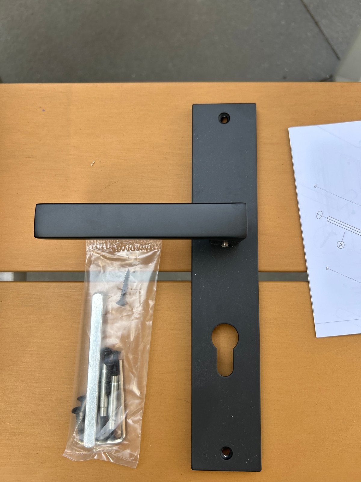 Intersteel Deurkruk Hera op schild, profielcilindergat, zwar, Ophalen, Nieuw, Overige materialen, Klink of Kruk