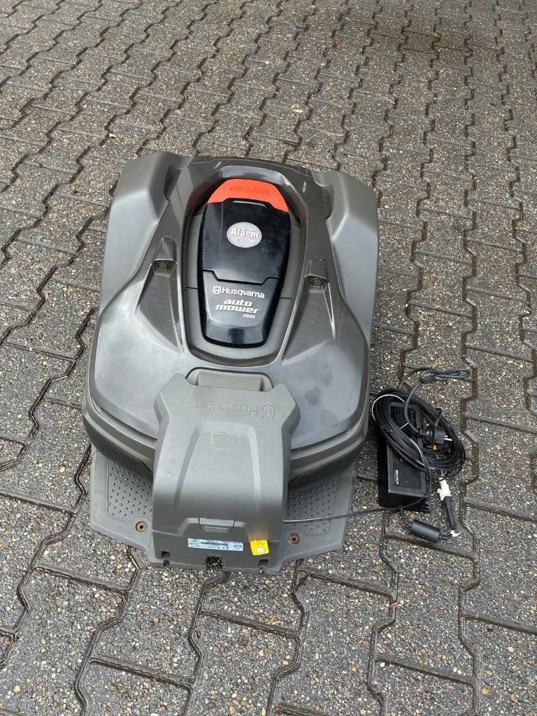 Husqvarna Automower 450X robotmaaier, Gebruikt, Bestuurbaar via app, Ophalen of Verzenden, 20 tot 25 cm