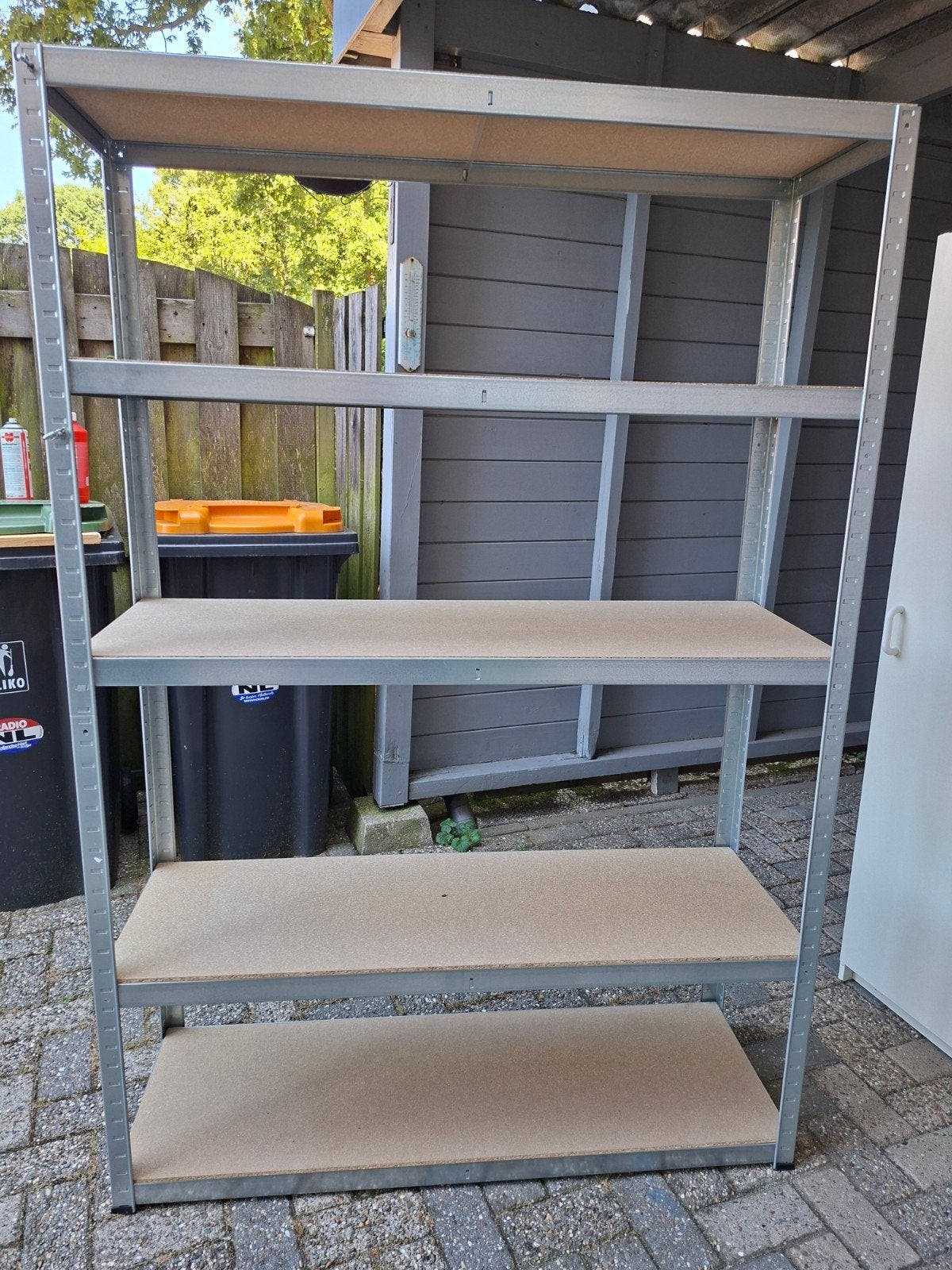Stevige metalen stellingkast met 4 planken, Ophalen, Zo goed als nieuw