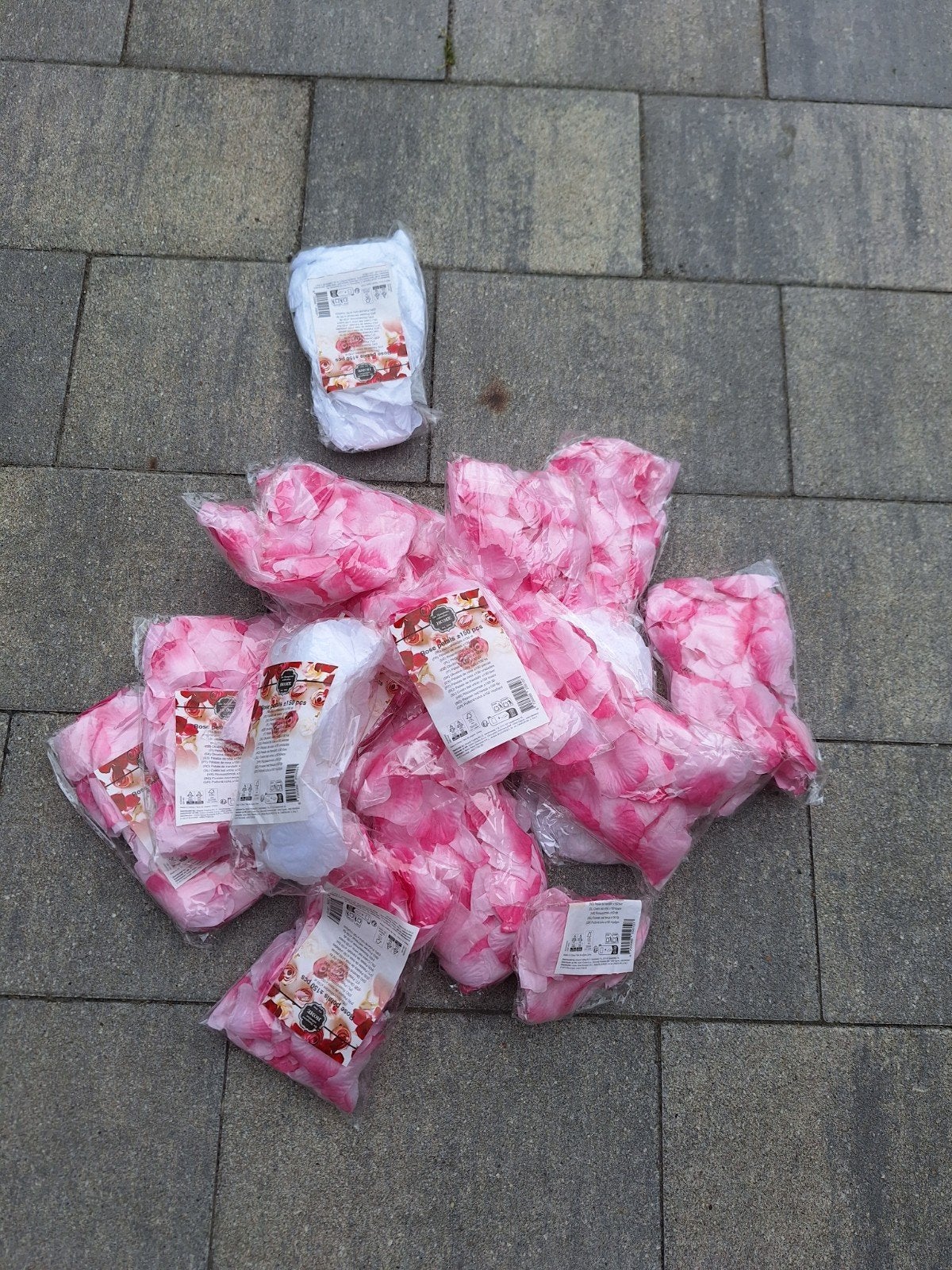 Rozenblaadjes roze en wit voor bruiloft of decoratie, Ophalen of Verzenden, Nieuw, Versiering, Geboorte of Huwelijk