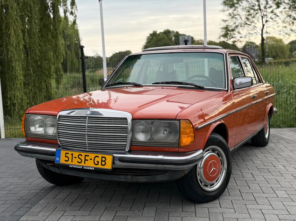 Mercedes-Benz 200-280 (W123) 240 D OLDTIMER / SCHUIFDAK / TR, Auto's, Mercedes-Benz, Bedrijf, Te koop, 200-Serie, Open dak, Trekhaak