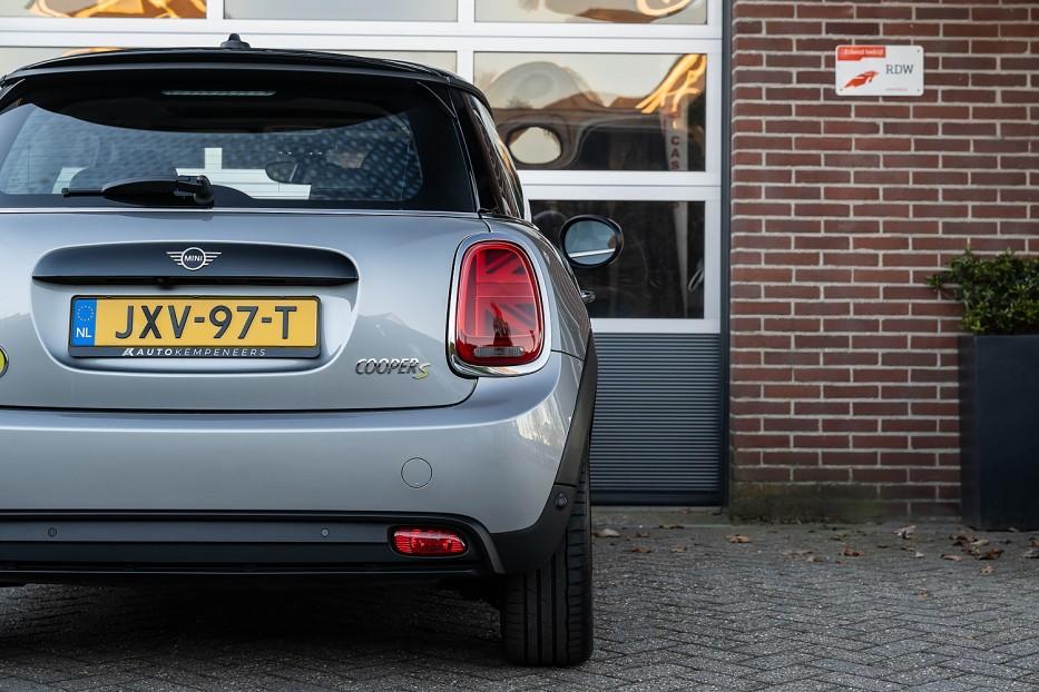 MINI Cooper SE Classic Trim | Panorama | Harman/Kardon | Hea, Auto's, Mini, Gebruikt, 33 kWh, 4 stoelen, Mini Electric