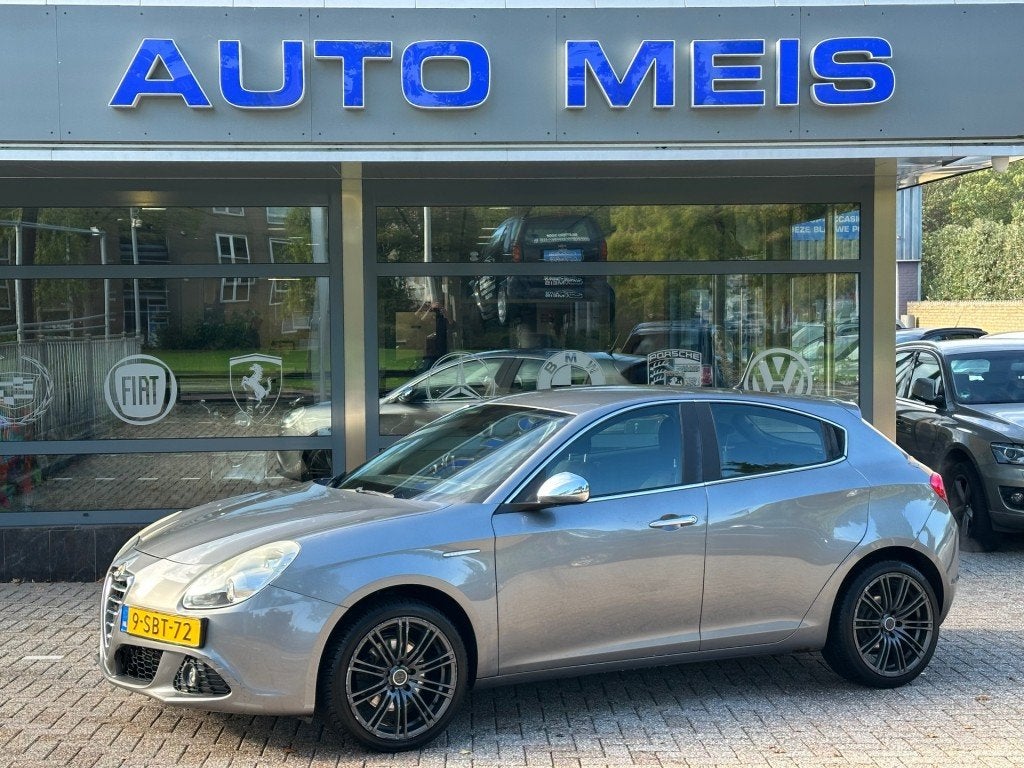 Alfa romeo GIULIETTA 1.4 T Distinctive Airco Navi Cruise Tel, Auto's, Voorwielaandrijving, Euro 5, Xenon verlichting, Gebruikt