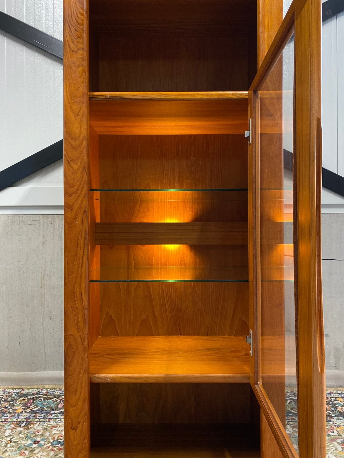 Vintage Silkeborg Vitrinekast Massief Teak Scandinavisch, Ophalen, Met deur(en), Minder dan 150 cm, 150 tot 200 cm