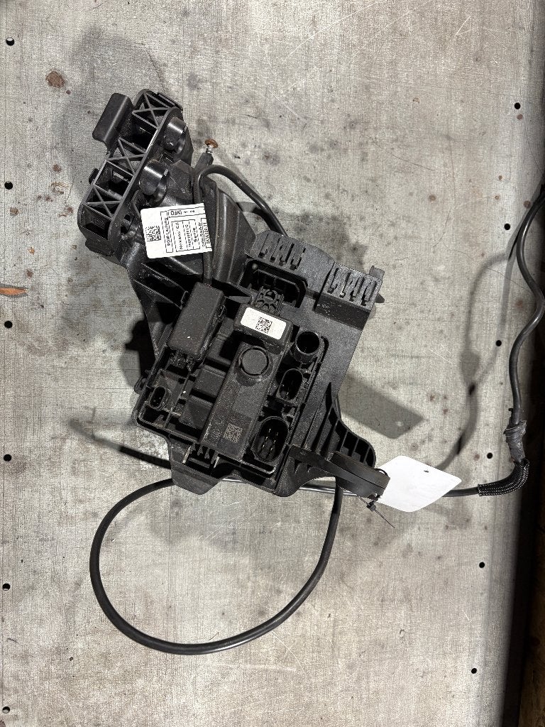7591534 Integrated Supply Module BMW M2 F87, Ophalen, Gebruikt, BMW