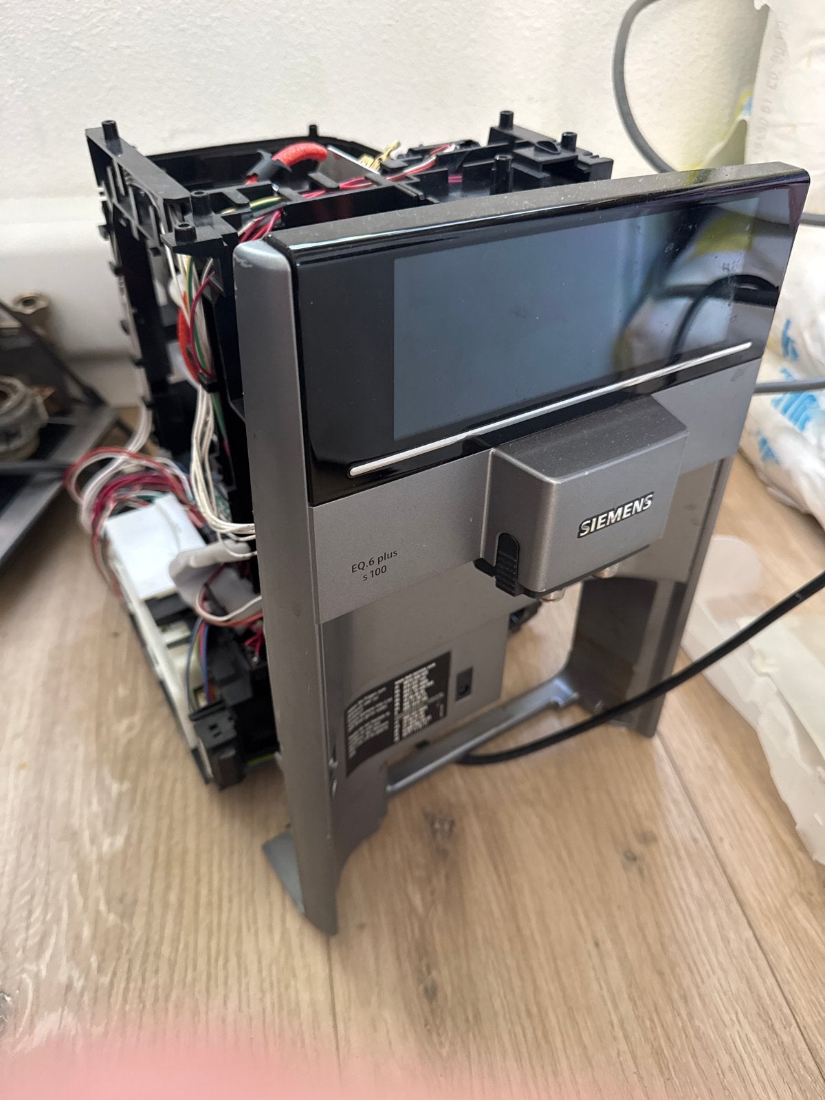 Siemens EQ.6 plus S100 koffiemachine; voor onderdelen, Ophalen of Verzenden, Niet werkend