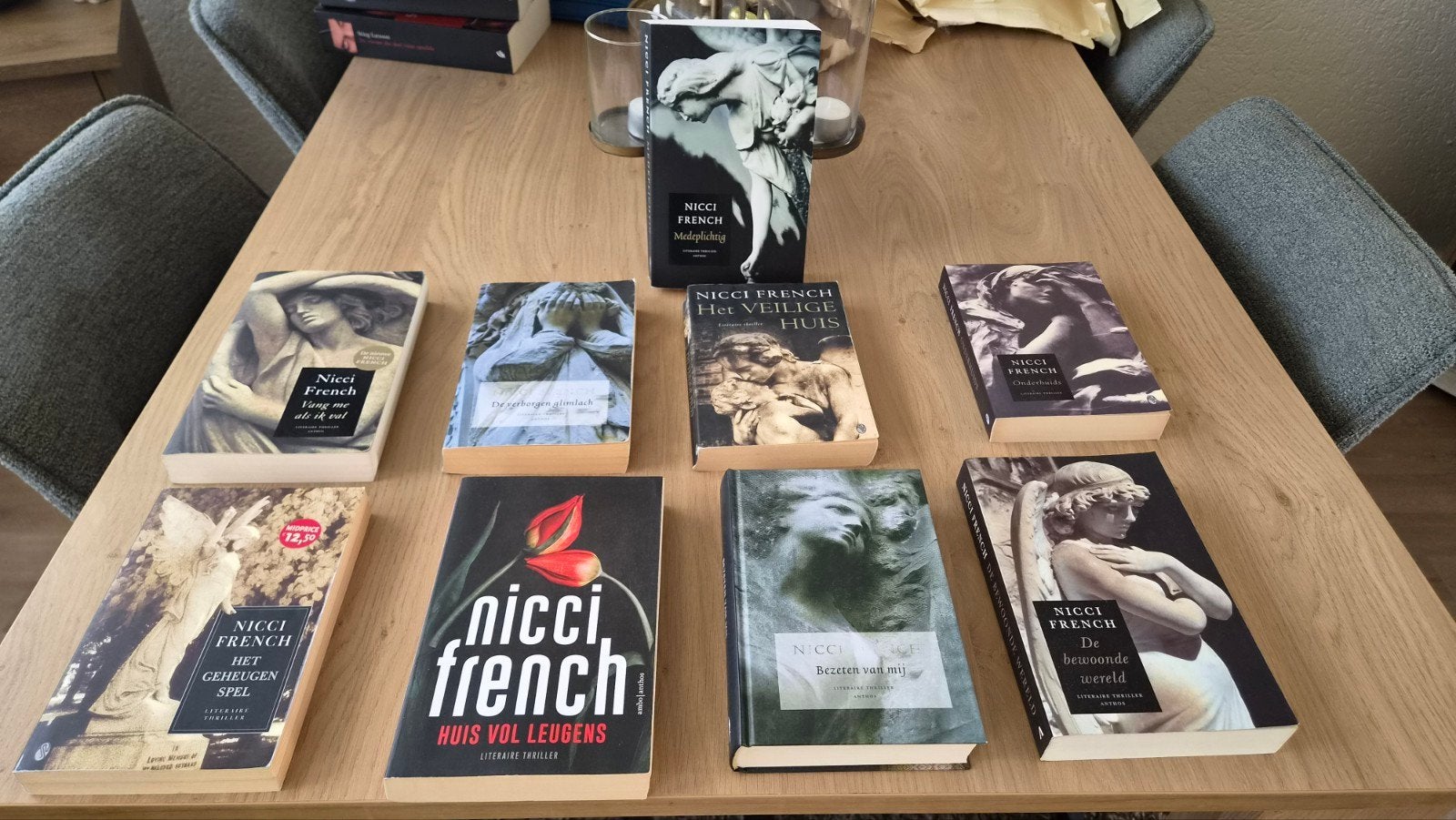 Nicci French thrillers - set van 9 paperbacks of 4 euro pst, Ophalen of Verzenden, Gelezen