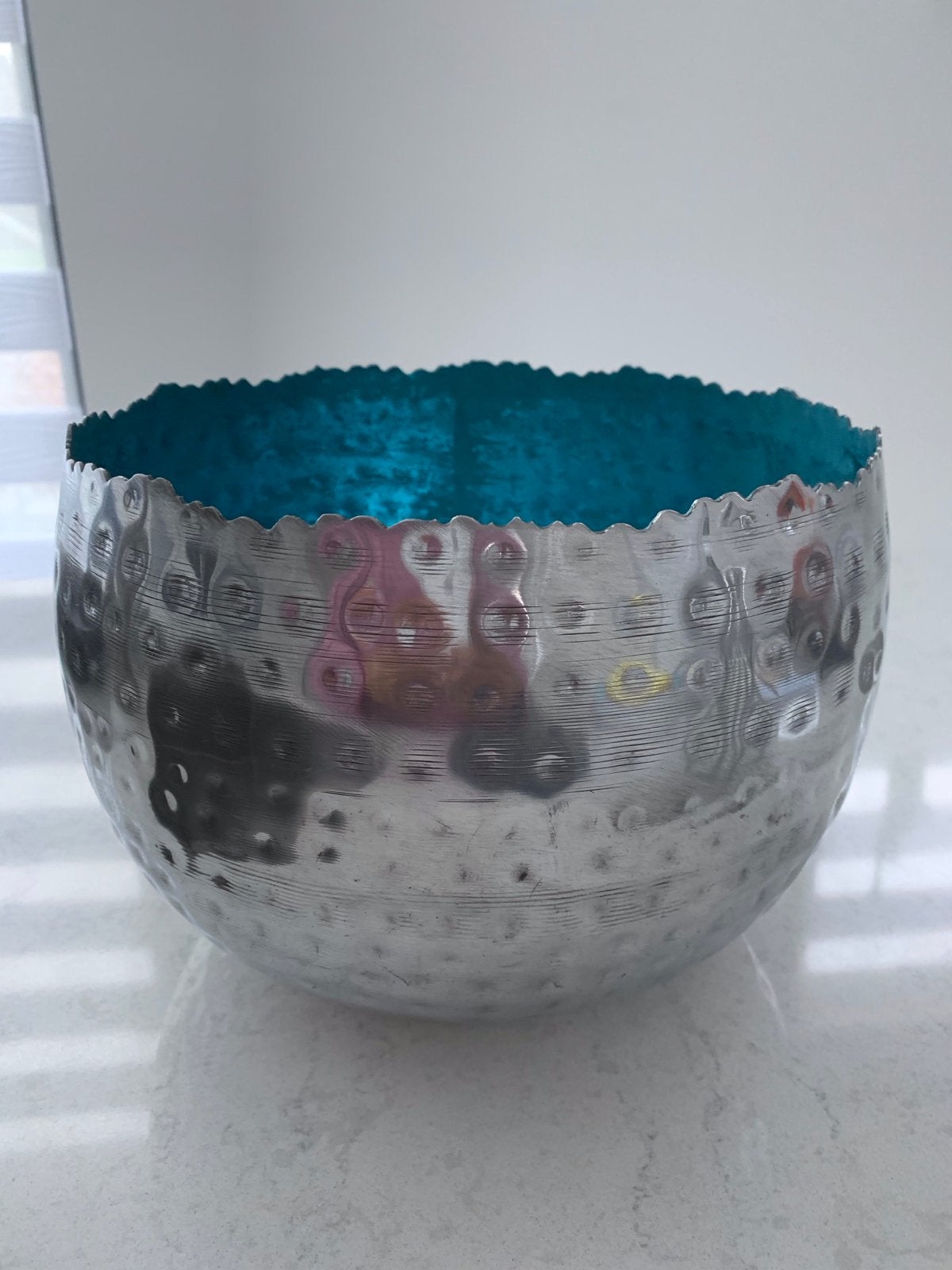 Decoratieve schaal met blauwe binnenkant nieuw, Huis en Inrichting, Schaal, Rond, Nieuw, Ophalen of Verzenden